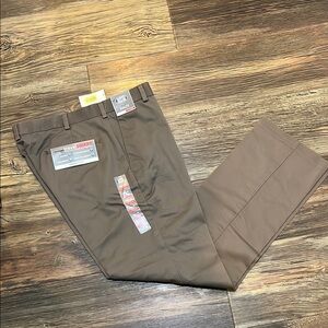 Roundtree and Yorke Travel Smart Brown Dress Pants Classic Style